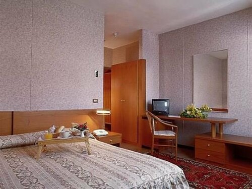 Hotel Astor, Rezervați Hotel Piacenza 