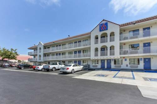 Motel 6 Watsonville, Ca - Monterey Area, Забронировать Мотель Отели Уотсонвилл с бассейном, Бассейн