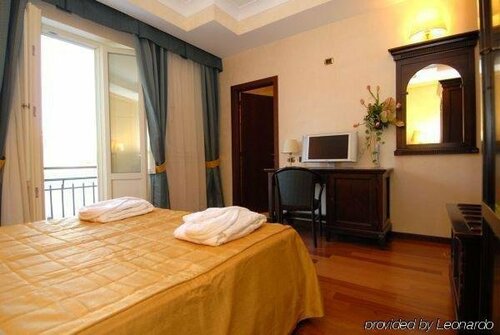 Hotel Teocrito, Забронировать Отель Отели Сиракузы с парковкой, Парковка