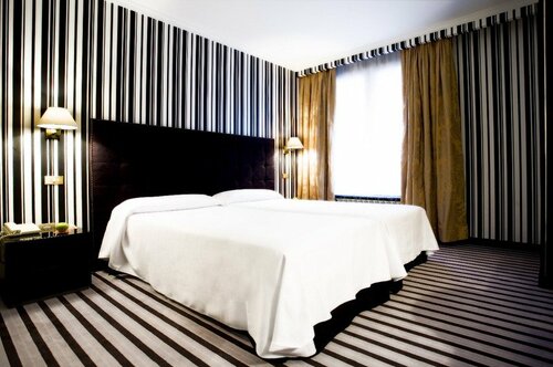 Hotel Clarin, Забронировать Отель Отели Овьедо с завтраком, рядом с Fontán Square, Завтраки