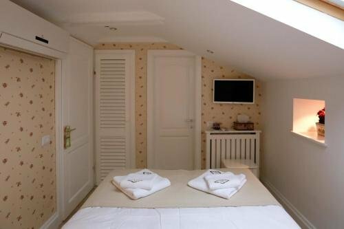 Hotel Les Jardins Carol, Prenota Hotel Settore 4 Bucarest, vicino a Parcul Carol