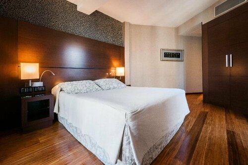 Hotel Colonial Barcelona, Забронировать Отель Бизнес-отели Барселоны, рядом с L'Hivernacle, 4* 5*