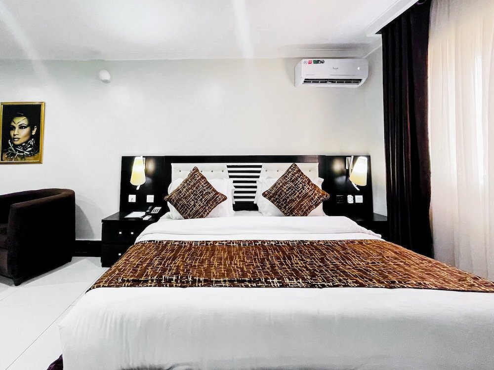 Pasadena Suites