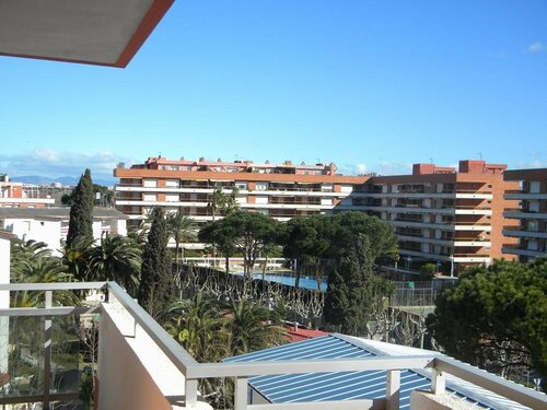 Apartamentos Varadero Arysal, Забронировать Отель Салоу Tarragonès, рядом с Концертный зал городского театра