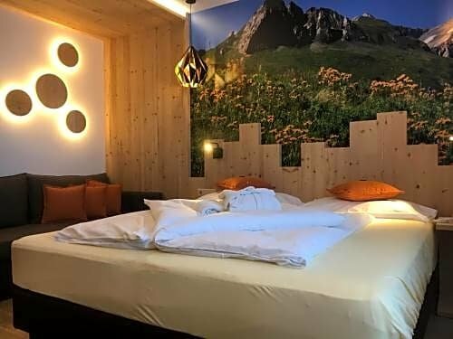 Naturhotel Miraval, Забронировать Отель Перка План-де-Коронес
