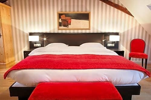 Logis Hôtel Ettenheim, Забронировать Отель Отели Страсбурга с бассейном, Бассейн