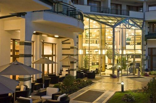 Emerald Beach Resort & Spa, Забронировать Курортный отель Отели Равда с бассейном, Бассейн