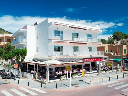 Hostal Neptuno, Book Hostel / Vandrerhjem Paguera Mallorca