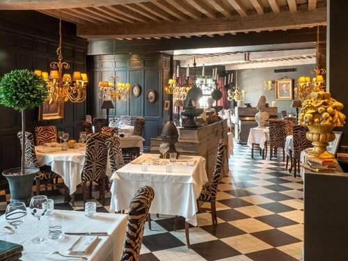 Hôtel de la Tour, Забронировать Отель Шатийон-сюр-Шаларон Ain, рядом с Cite medievale de Chatillon-sur-Chalaronne