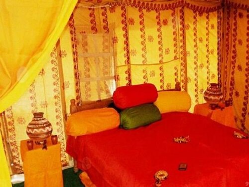 Divine Jaisalmer Desert Resort, Забронировать Курортный отель Отели Государственного заповедника Desert National Park с парковкой, Парковка