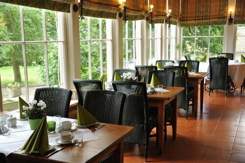 Landhotel Sophienhöhe, Забронировать Вилла Керпен Северный Рейн-Вестфалия
