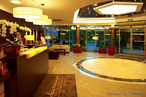 Hotel Warszawa Spa & Resort, Забронировать Курортный отель Августов Suwalki Lake District, рядом с Marina Augustow