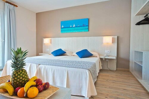 Hotel Club Es Talaial, Varaa Hotelli Baleaarit Espanja