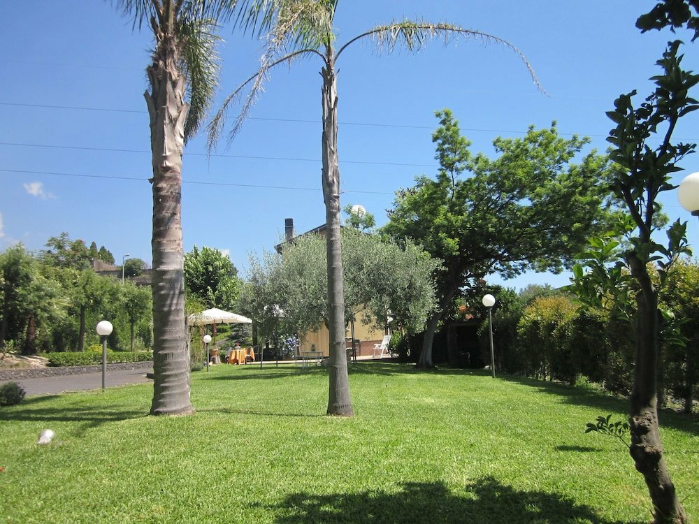 B&b Boutique Di Charme Etna-Relax-Natura Villa Con Giardino, Funivia DellEtna, Neve Piste Da Sci Etna Nord