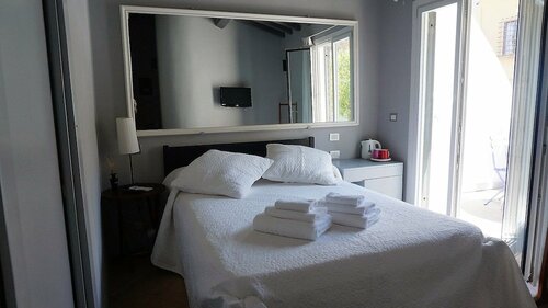 Colosseo Teatro Relais, Забронировать Отель Рим Лацио, рядом с Папский университет святого Фомы Аквинского