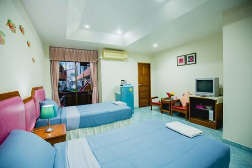 Chusri Hotel, Забронировать Отель Отели Пхукета с бассейном, Бассейн