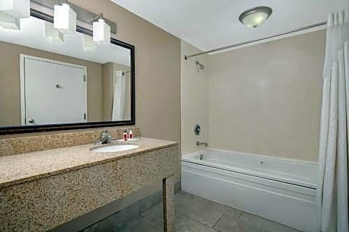 Super 8 by Wyndham Port Wentworth Savannah Area