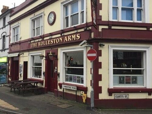 The Rolleston Arms, Забронировать Отель Суиндон Уилтшир, рядом с Swindon Arts Centre