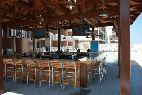 Castaway Beach Inn & Swim Up Bar, Забронировать Отель Норт-Миртл-Бич 