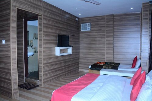 Hotel Grand Raga, Boek Hotel Rewalsar Himachal Pradesh