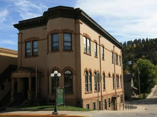 Town Hall Inn, Забронировать Отель «постель и завтрак» Лид Black Hills National Forest