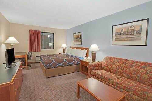 Baymont Inn & Suites by Wyndham Richmond, Book Hotel Richmond Illinois