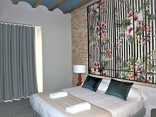 Innsa Hostel, Забронировать Хостел Валенсия Коста-де-Валенсия, рядом с Дворец Валериола