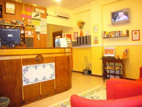 Mia Suites Hotel Bella Capri, Забронировать Отель Моло Беверелло Неаполь, рядом с Неапольские катакомбы