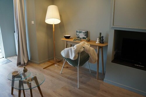 A L'orée du Bois - Gîte, Book Pension Hoteller i Rhône-Alps med parkering, Parkering