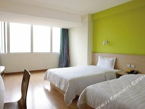 7 Days Inn Shanghai Caoan Road Textile Market Fengzhuang Branch, Rezerwuj Hotel Szanghaj Szanghaj