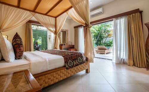 Villa Seriska Seminyak, Prenota Villa Hotel a Bali con piscina, Piscina