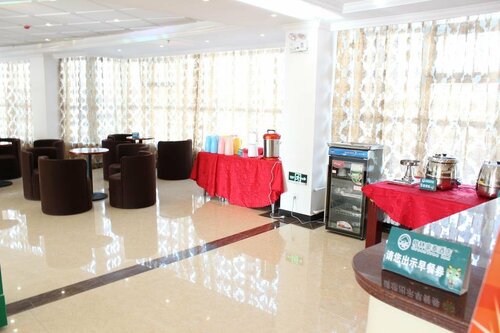 GreenTree Inn Zhenjiang Center Street No.1 Peoples Hospital Express Hotel, Rezerwuj Hotel Hotele w Jiangsu z parkingiem, Parking