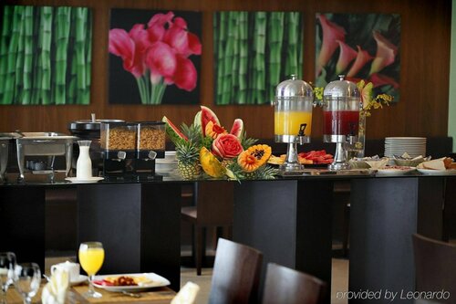 Wyndham Garden Panama City, Varaa Hotelli Hotellit Panamá uima-altaalla, Uima-allas