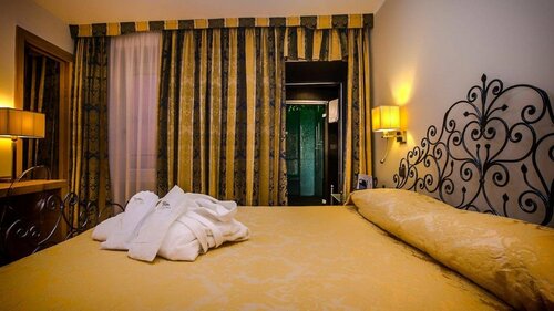 Boutique Exclusive B&B, Забронировать Отель «постель и завтрак» Тренто Валле-дель-Адидже, рядом с Torre Vanga