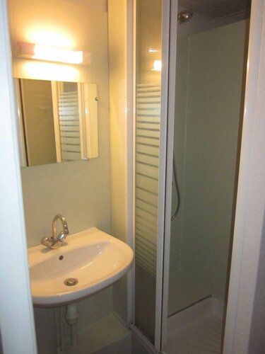 Auberge des Volcans dAuvergne, Rezervați Hostel Mably Paris