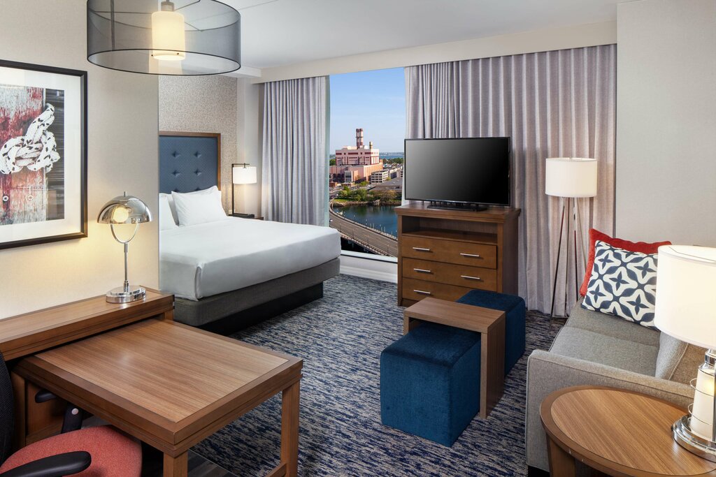 Hampton Inn Boston Seaport District