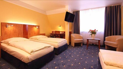 Aparthotel Astro - Nichtraucherhotel, Забронировать Апарт-отель Штутгарт Баден-Вюртемберг, рядом с Автомобильный музей марки Mercedes-Benz