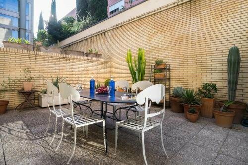 Stay U-nique Apartments Salvador Espriu, Забронировать Апартаменты/квартира Отели Барселоны с парковкой, Парковка