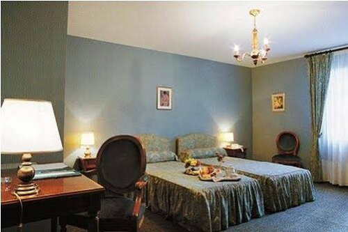 Le Relais Des Chartreuses, Book Hotel Hoteller i Pyrénées-Orientales med pool, Swimmingpool