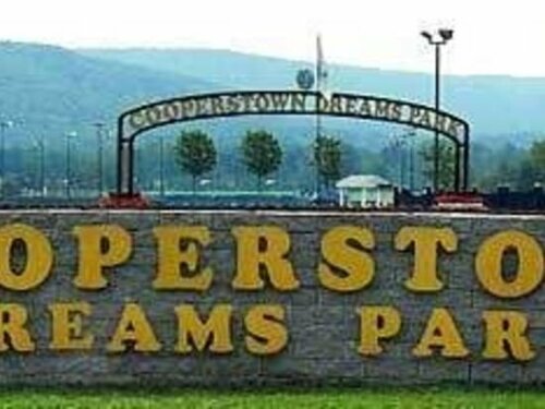August Lodge Cooperstown, Забронировать Отель Черри-Валли Штат Нью-Йорк