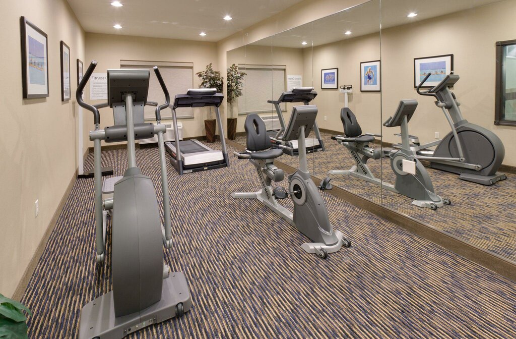 Holiday Inn Express Hotel & Suites Omaha i - 80