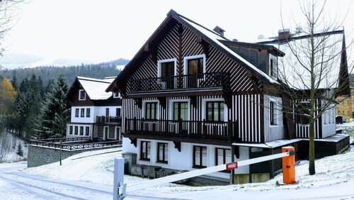 Apartmány Hradecanka, Забронировать Отель Отели Трутнов с парковкой, Парковка
