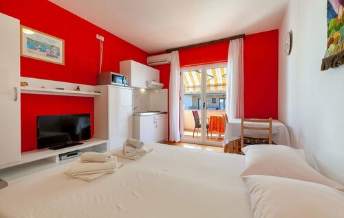 Apartments and Rooms Dobrila, Забронировать Апартаменты/квартира Елша Остров Хвар