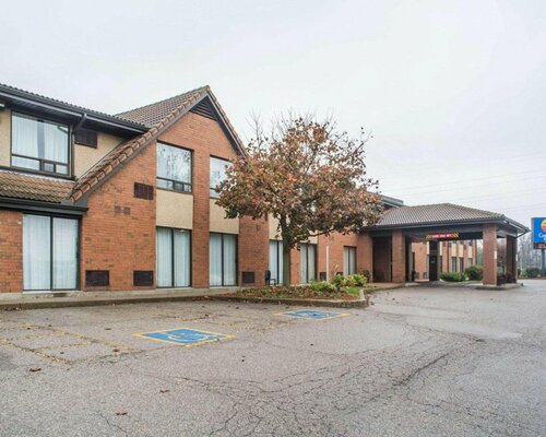 Comfort Inn, Prenota Hotel Hotel a Ontario con parcheggio, Parcheggio