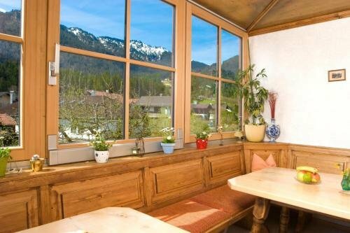 Gaestehaus Richter, Забронировать Отель Обераммергау Ammergau Alps