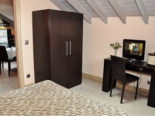 Apartamentos Villa Fresnedo, Book Lejlighed Solares Kantabrien