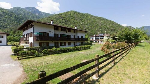 CROSINA HOLIDAY - Casa Lucia, Забронировать Отель Пьеве-ди-Ледро Valle di Ledro