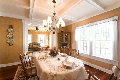 Maple Shade Bed & Breakfast, Забронировать Отель «постель и завтрак» Отели Шуйлервилл с парковкой, Парковка