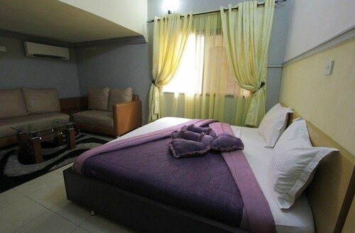 Sylva Link Hotel, Забронировать Отель Икеджа Штат Лагос