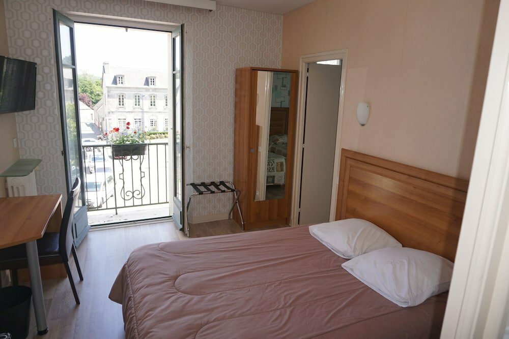 Le Relais De La Place & Le Vintage